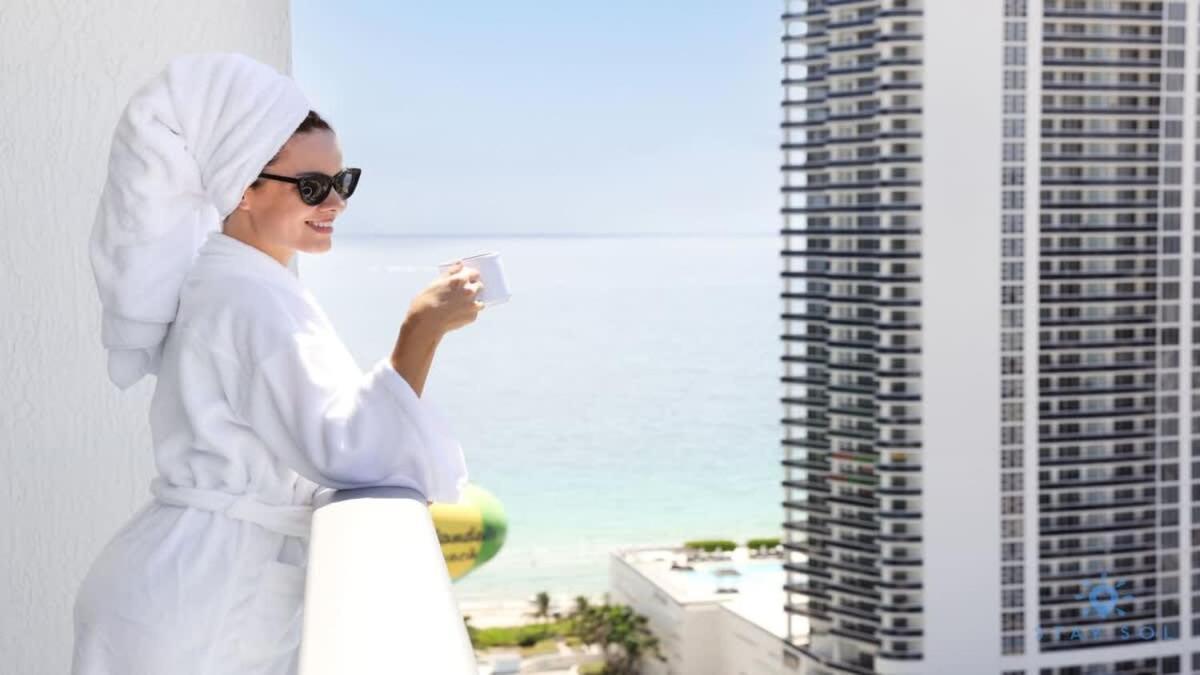 Wrap Around Balcony - Insane Views - Amazing Pools Leilighet Hollywood Eksteriør bilde