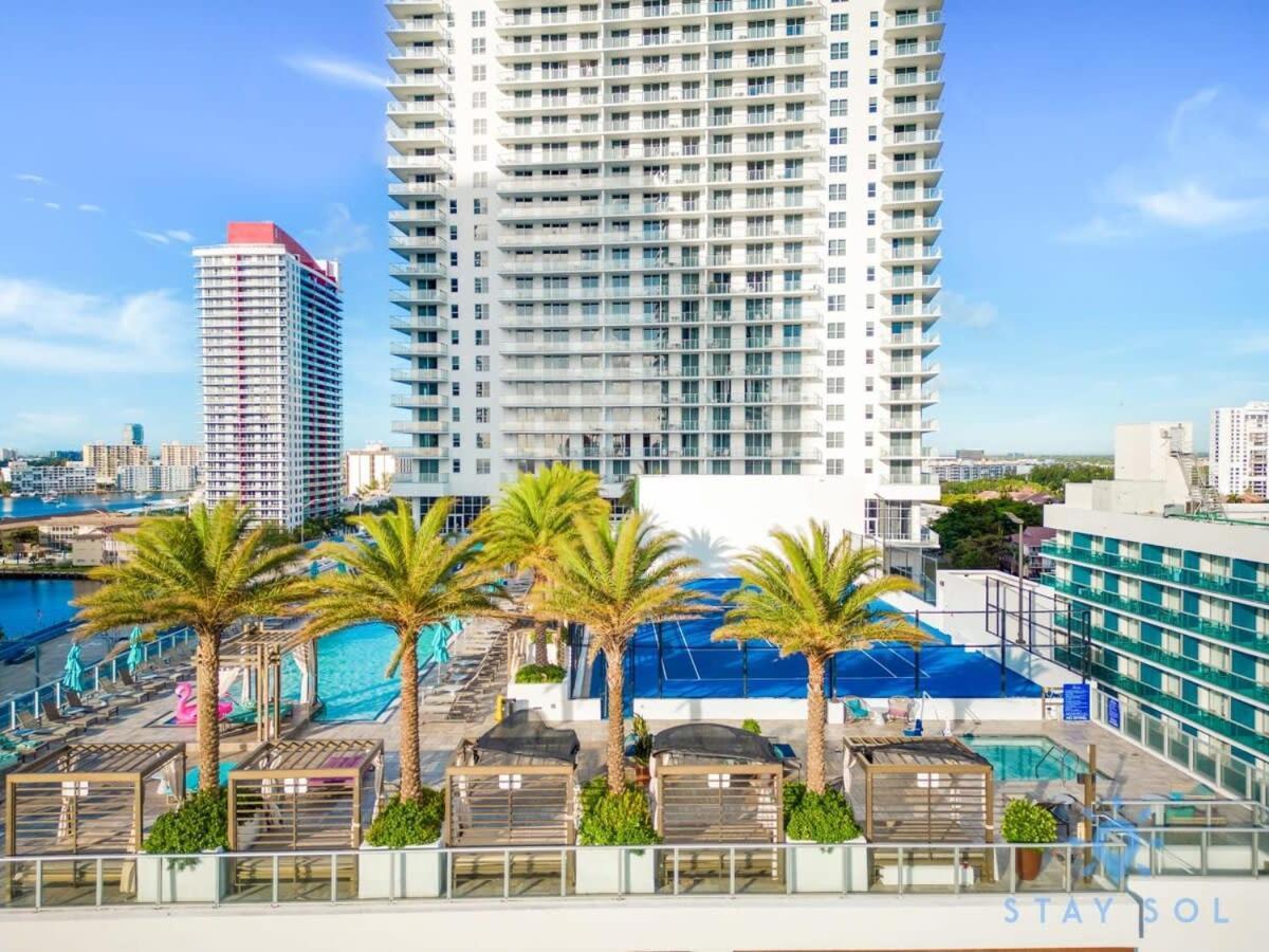 Wrap Around Balcony - Insane Views - Amazing Pools Leilighet Hollywood Eksteriør bilde