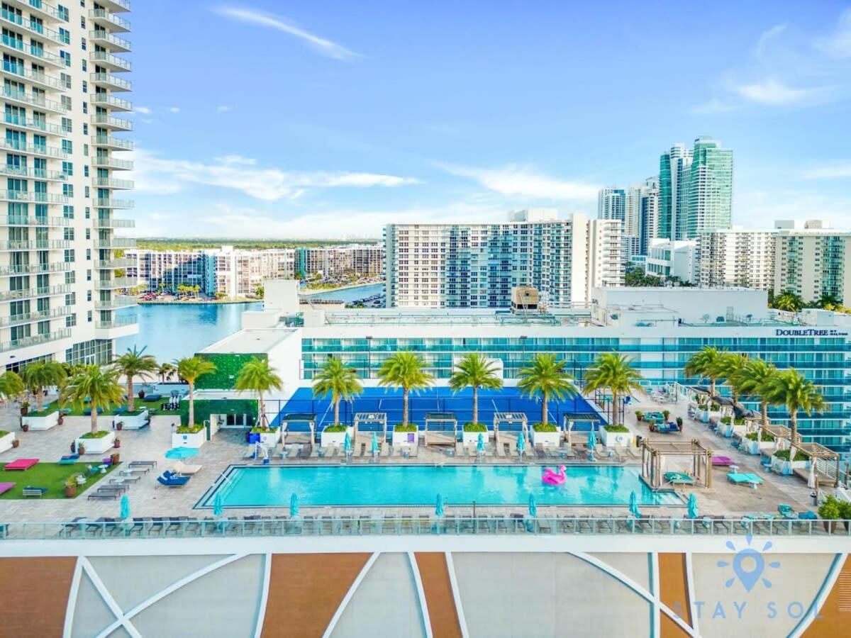 Wrap Around Balcony - Insane Views - Amazing Pools Leilighet Hollywood Eksteriør bilde