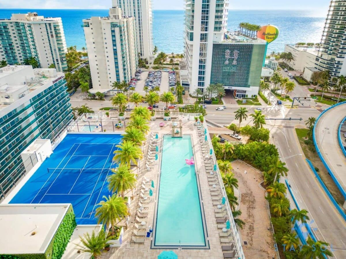 Wrap Around Balcony - Insane Views - Amazing Pools Leilighet Hollywood Eksteriør bilde