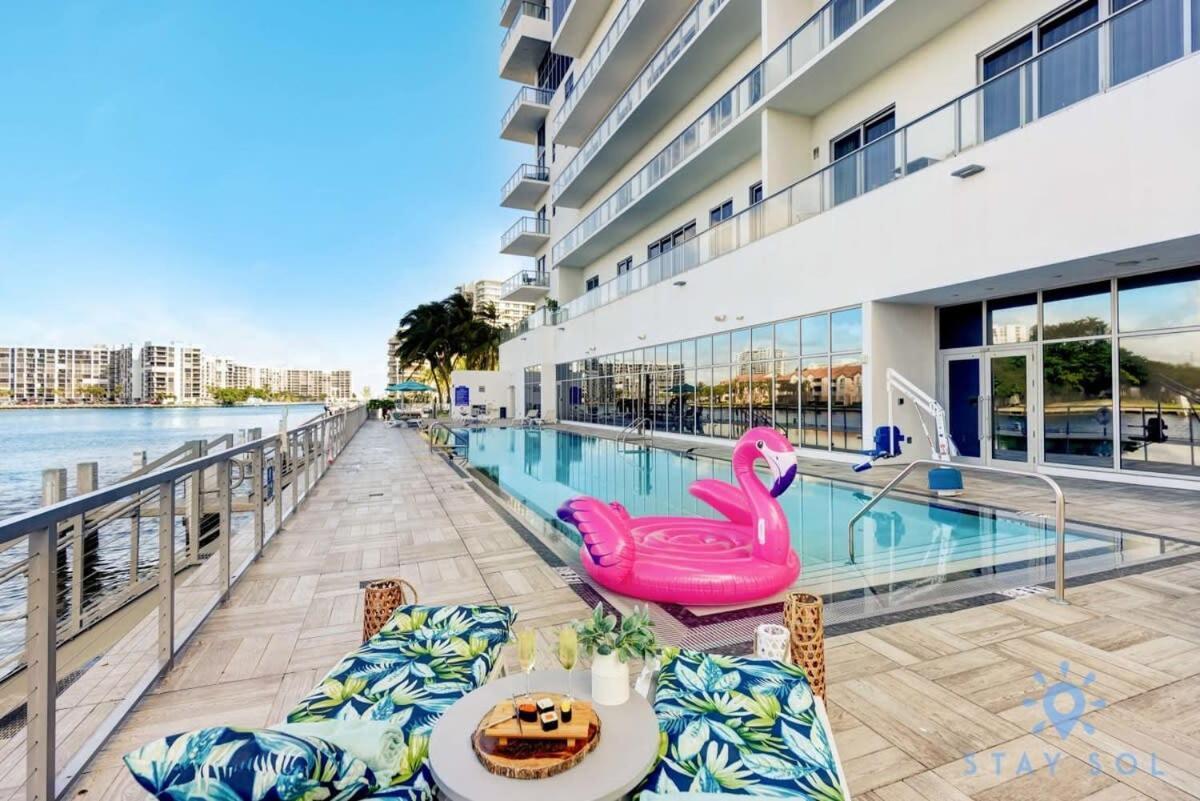 Wrap Around Balcony - Insane Views - Amazing Pools Leilighet Hollywood Eksteriør bilde