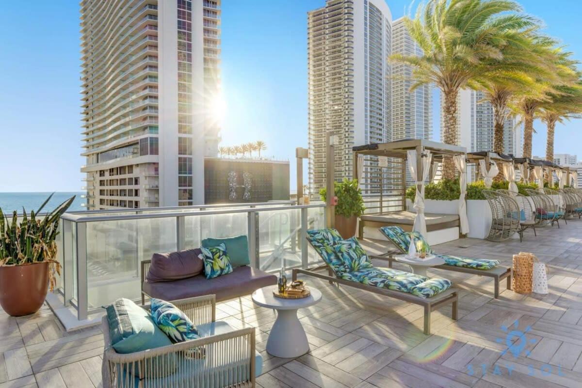 Wrap Around Balcony - Insane Views - Amazing Pools Leilighet Hollywood Eksteriør bilde