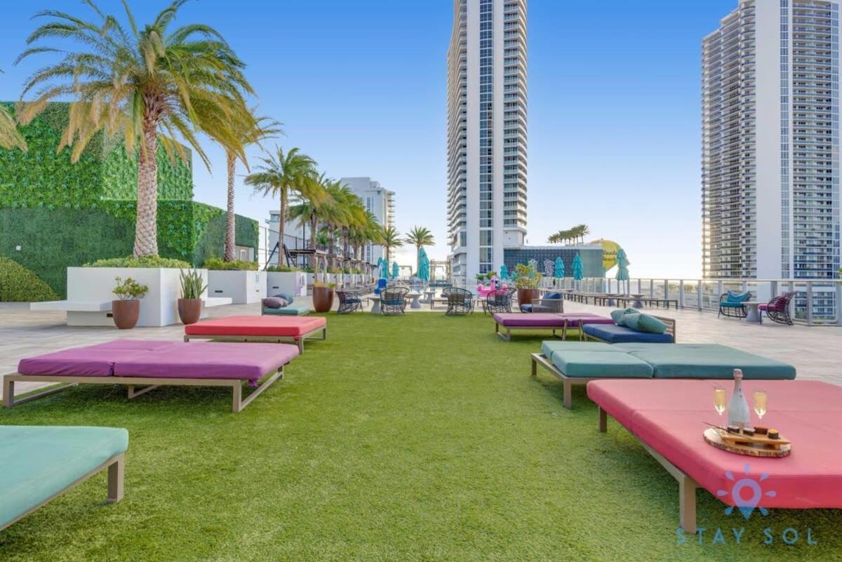 Wrap Around Balcony - Insane Views - Amazing Pools Leilighet Hollywood Eksteriør bilde