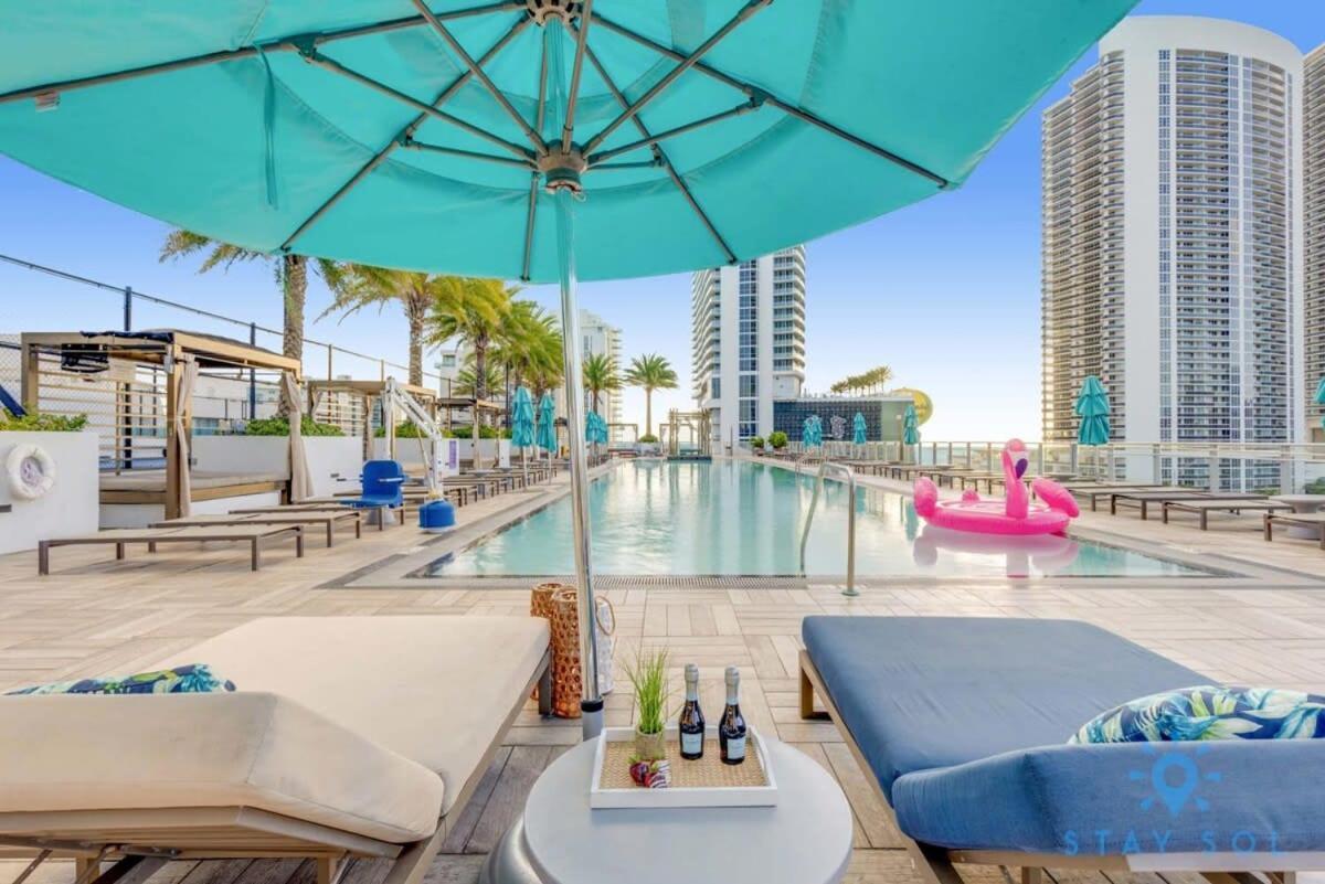 Wrap Around Balcony - Insane Views - Amazing Pools Leilighet Hollywood Eksteriør bilde