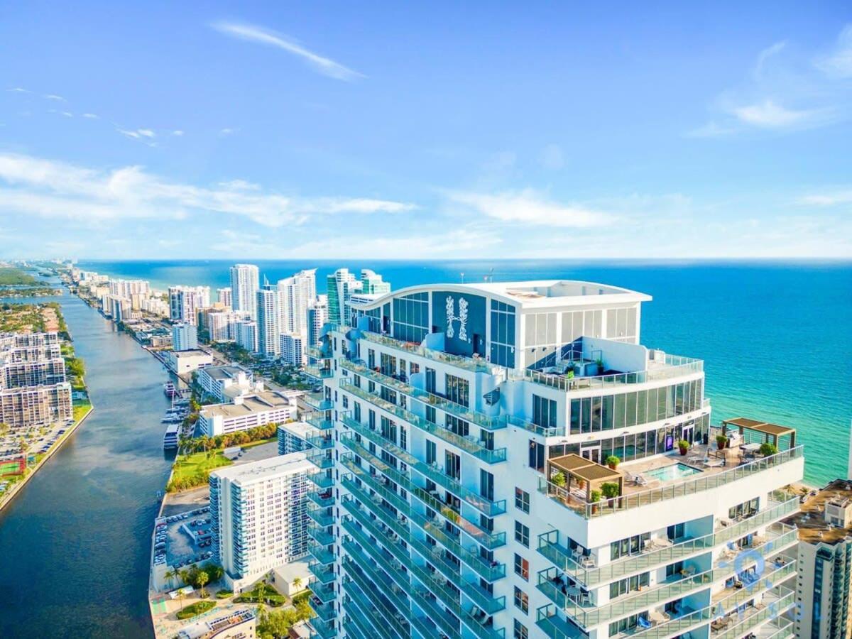 Wrap Around Balcony - Insane Views - Amazing Pools Leilighet Hollywood Eksteriør bilde